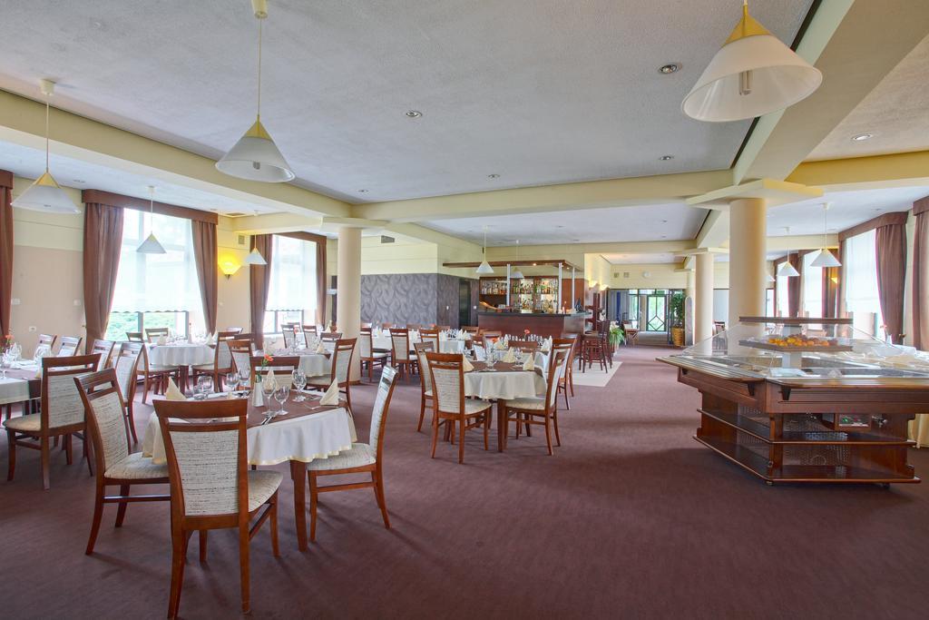 Hotel Perla Bieszczadow Geovita Czarna  Bagian luar foto